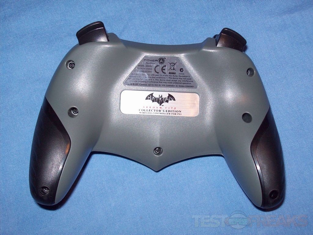 Review of Playstation 3 Wireless Batarang Batman Controller | Technogog